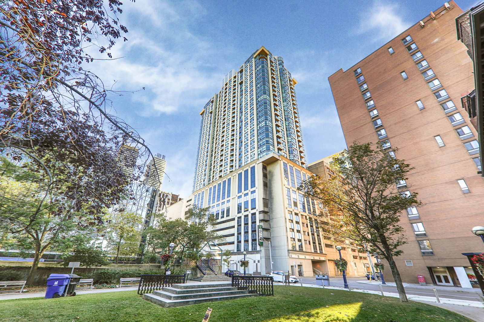 Exterior — The Residences of 8 Park Road Yorkville, Downtown, Toronto