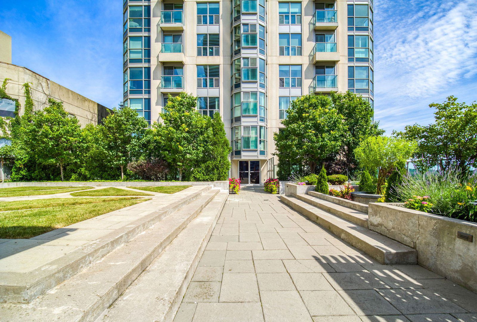 The Residences of 8 Park Road Yorkville, Downtown, Toronto