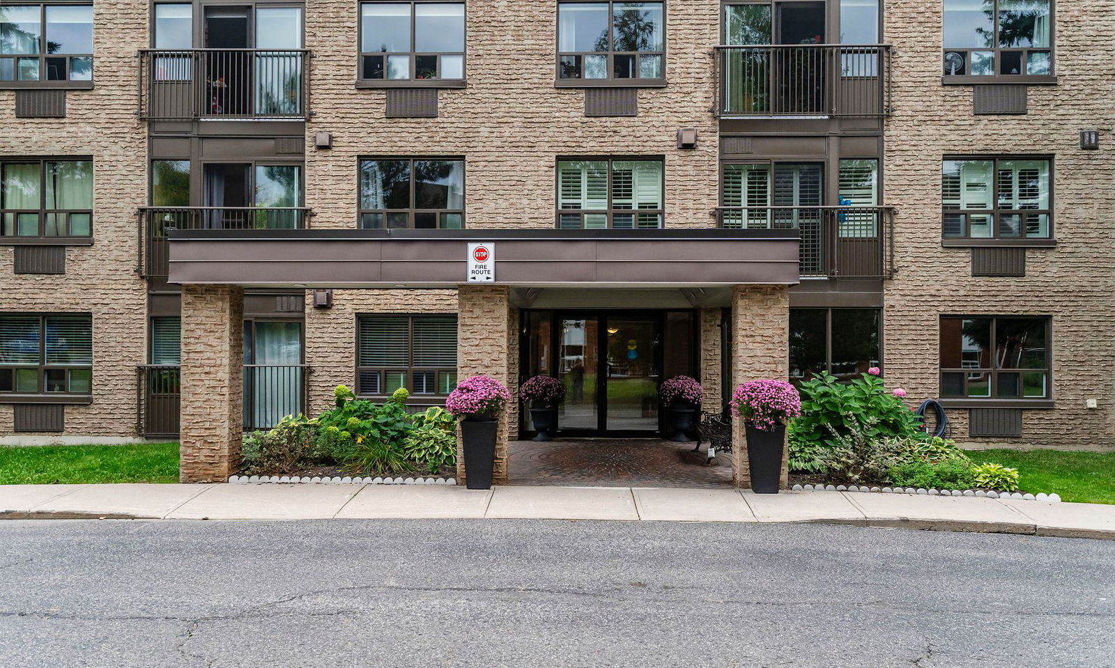 Entrance — Crestview Condominiums, Orillia, Toronto