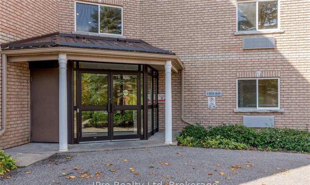 Entrance — Bayside Estates, Penetanguishene, Toronto