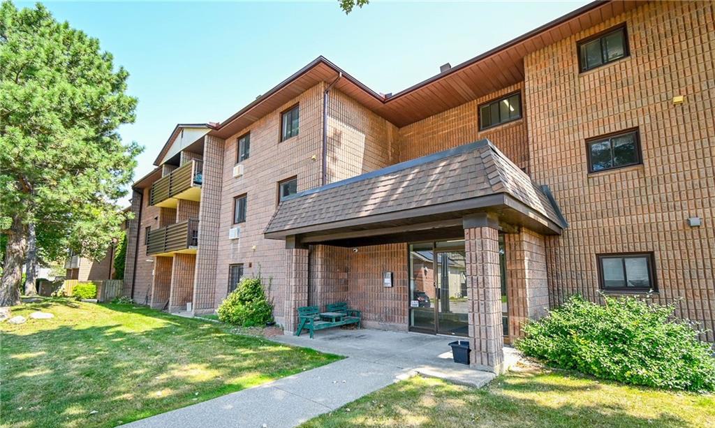 Entrance — 72 Main Street East, Port Colborne, Toronto