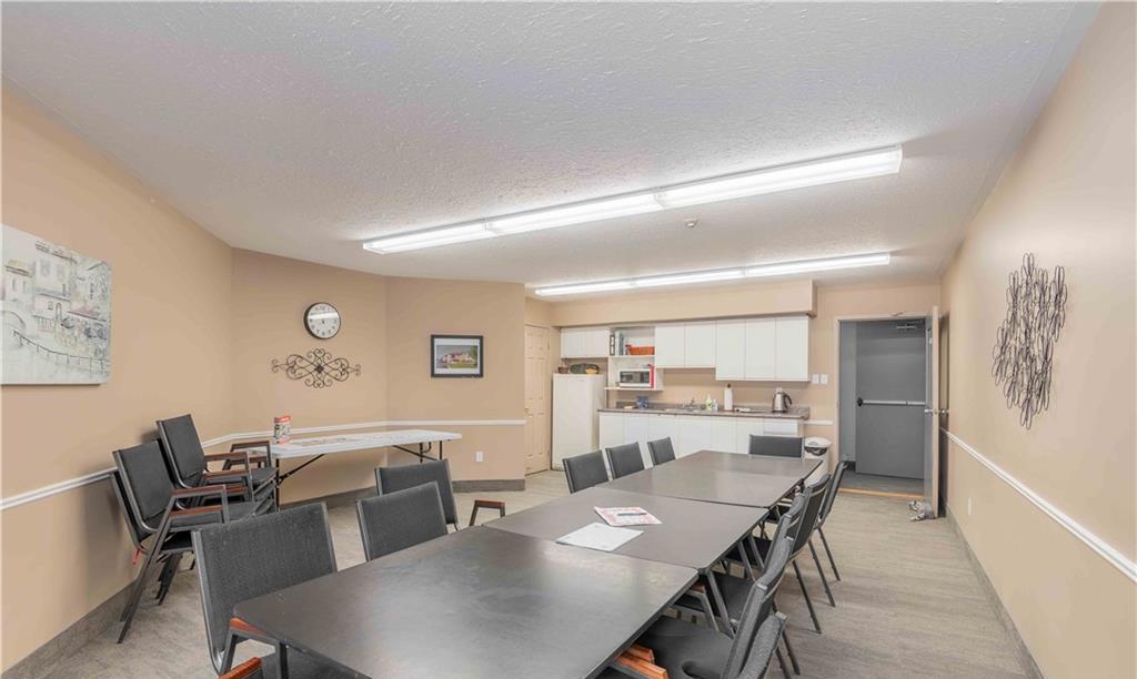 Party Room — 250 Robert Street, Melancthon, Toronto