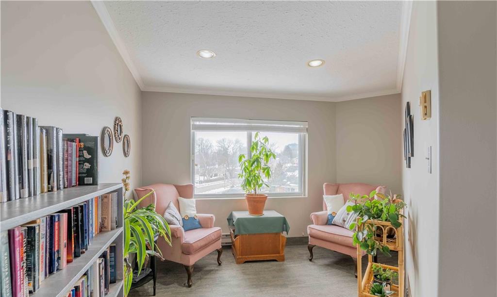 Library — 250 Robert Street, Melancthon, Toronto