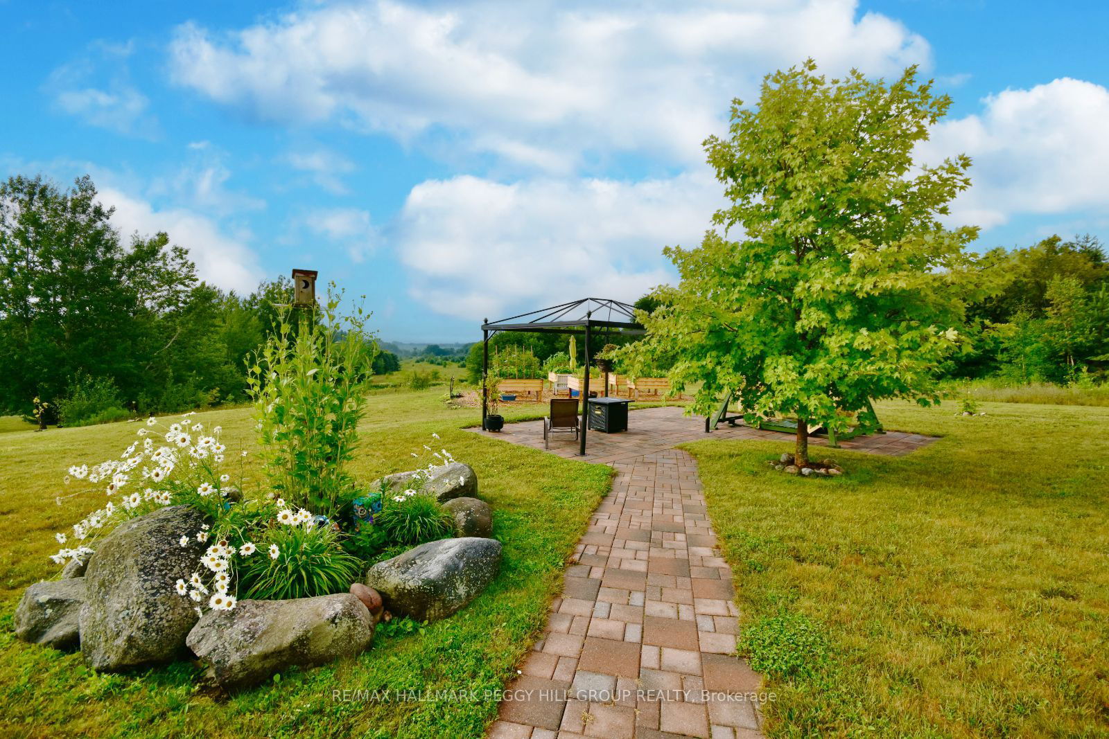 Le Villageois Lafontaine, Tiny, Toronto