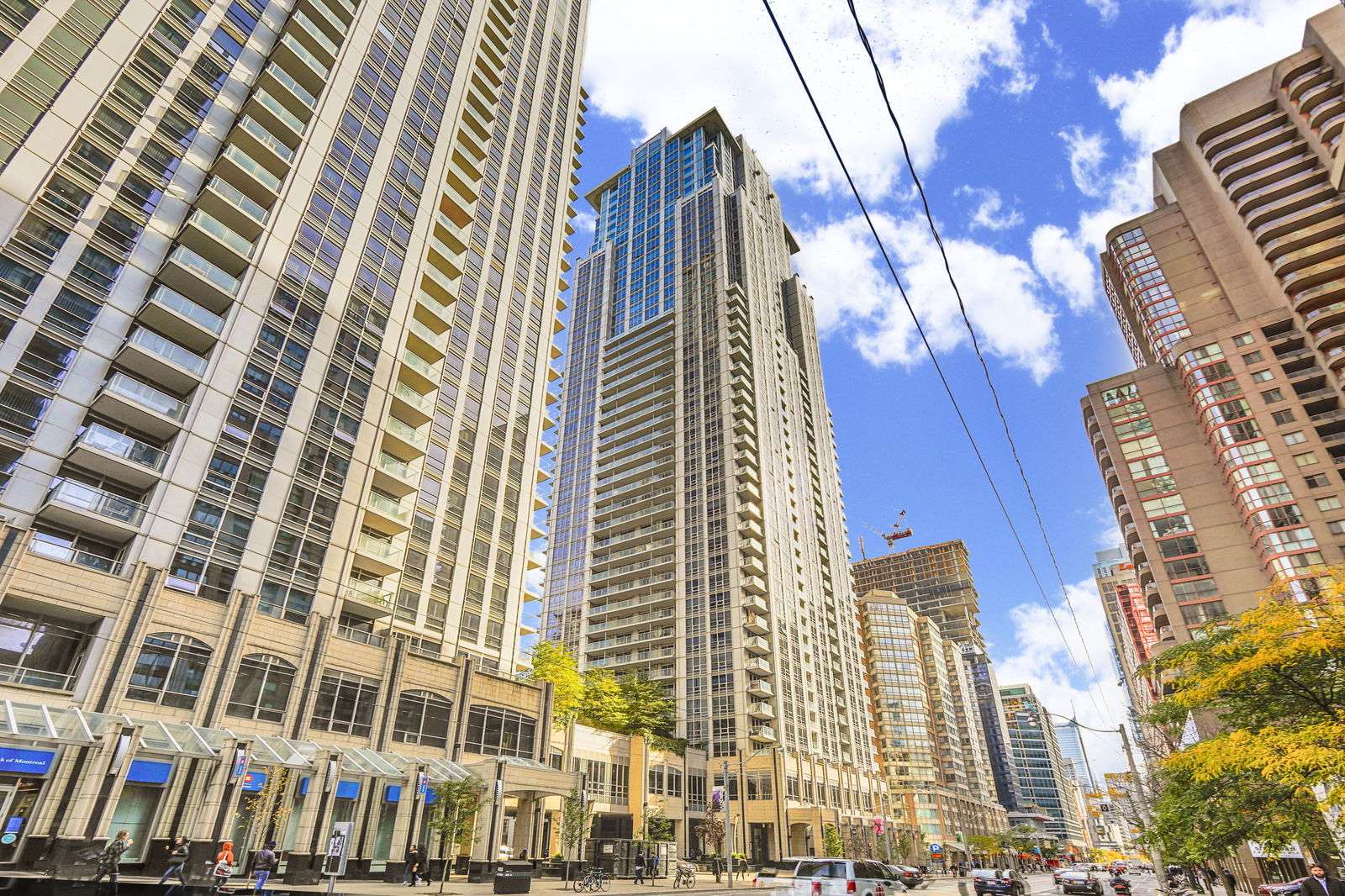 College Park South Tower, Downtown, Toronto