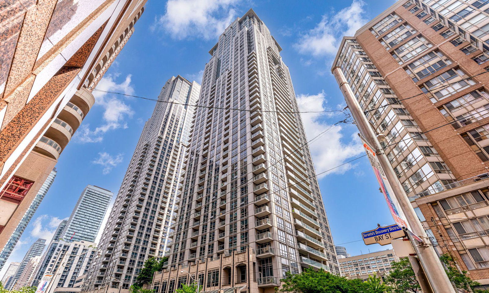 College Park South Tower, Downtown, Toronto