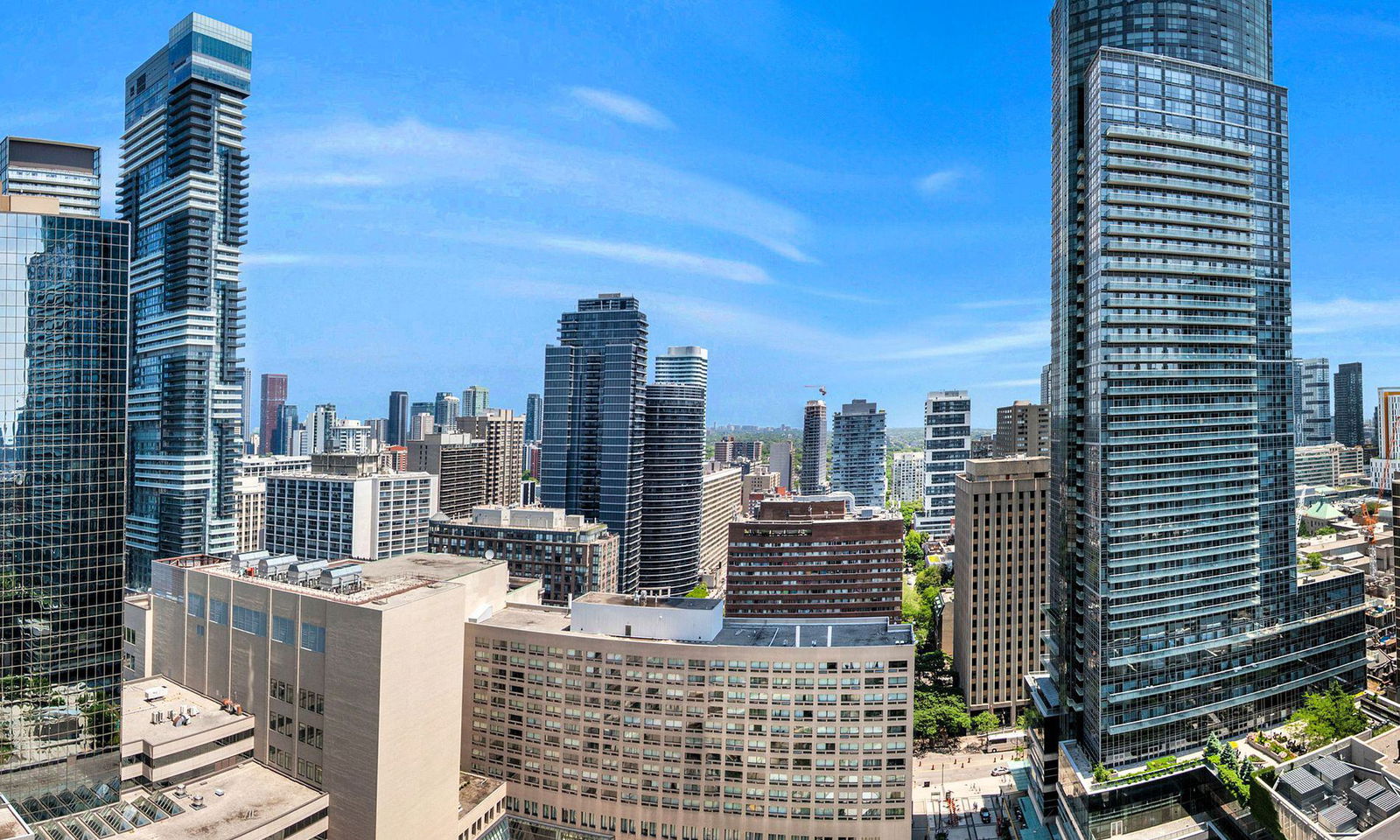 College Park South Tower, Downtown, Toronto