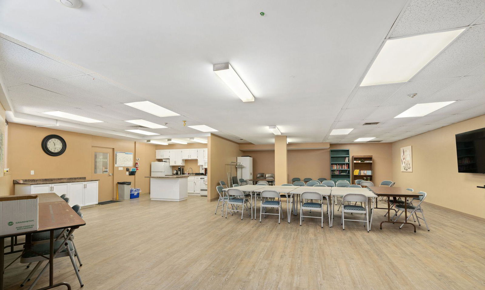 Party Room — 1500 & 1510 Venetian Boulevard, Point Edward, Toronto