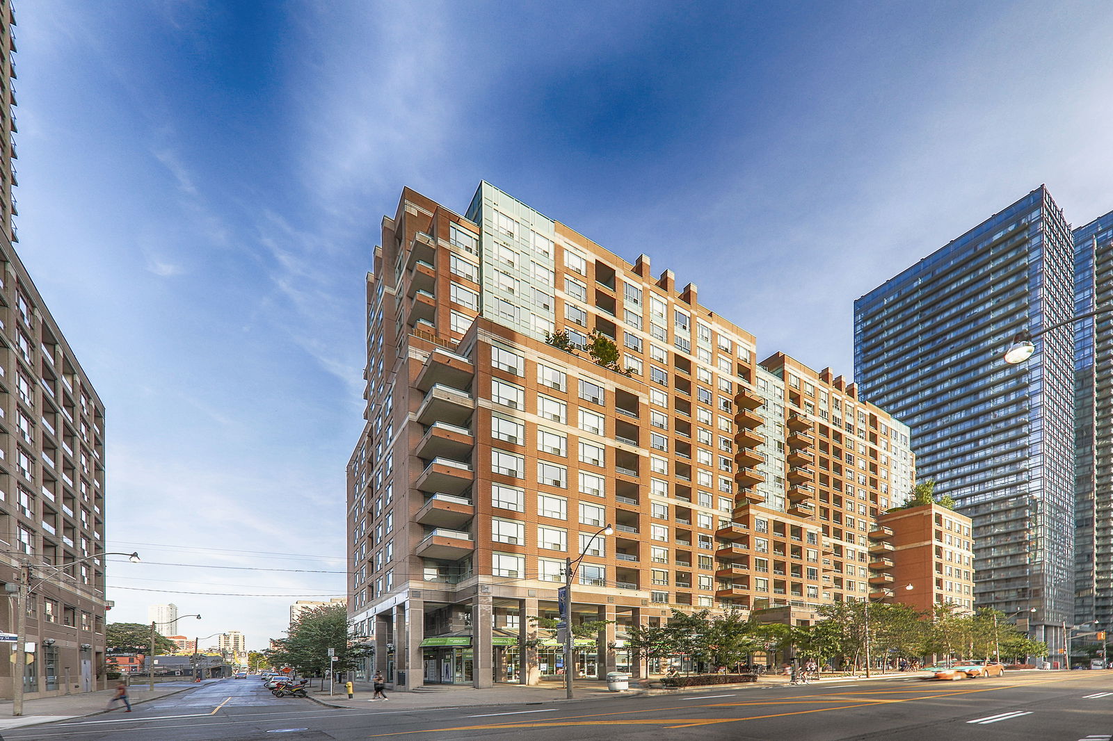 Exterior — Opera Place I Condos, Downtown, Toronto