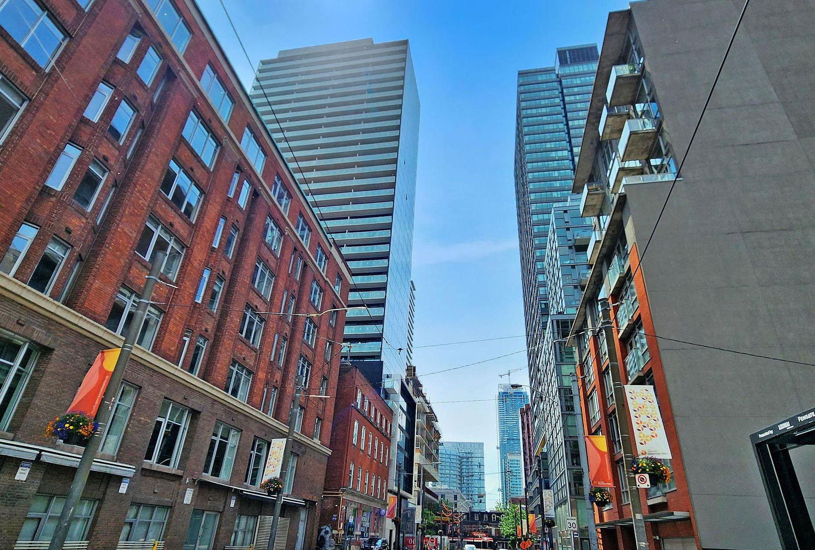 Exterior — King Charlotte Condos, Downtown, Toronto