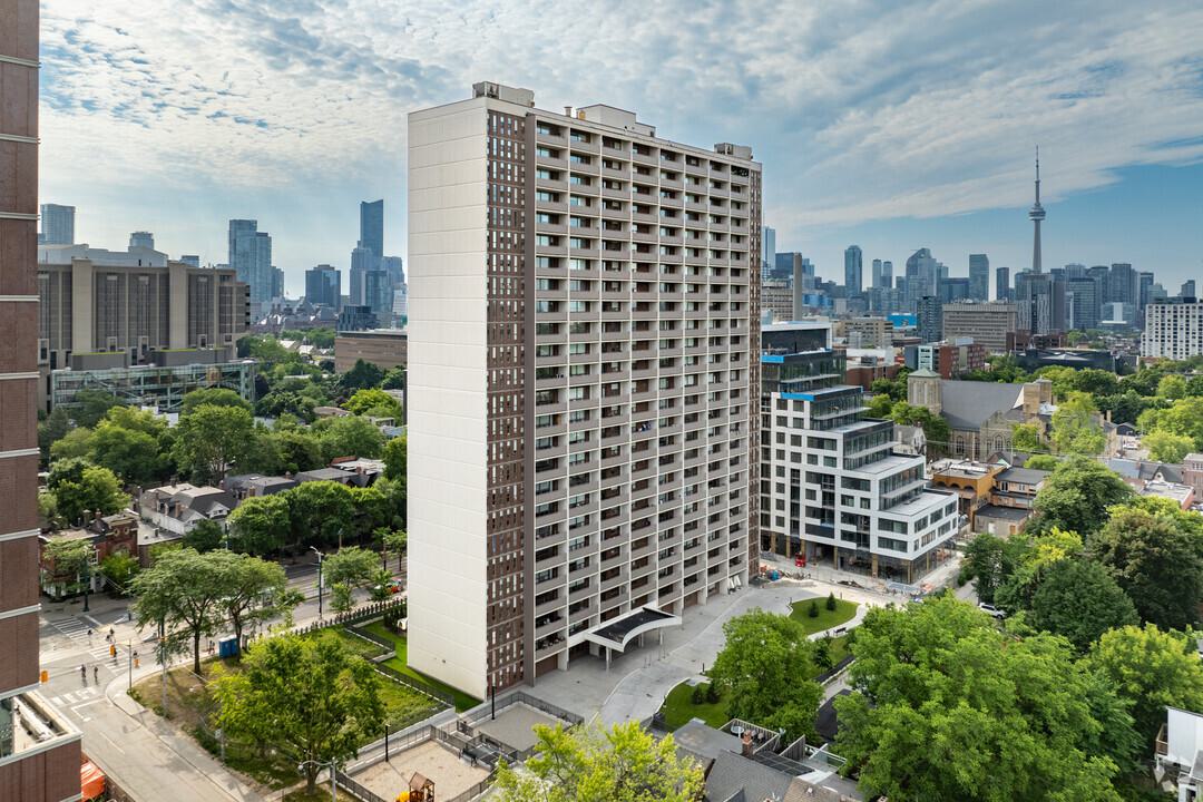 Exterior Side — Sussex Square, Downtown, Toronto