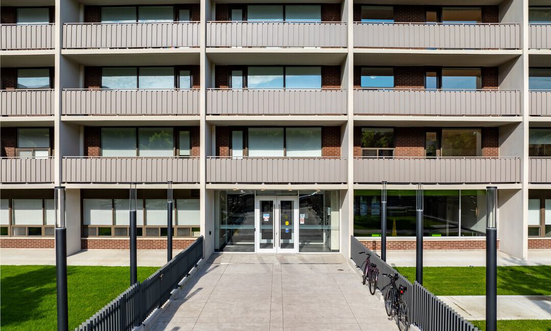 Entrance — Sussex Square, Downtown, Toronto