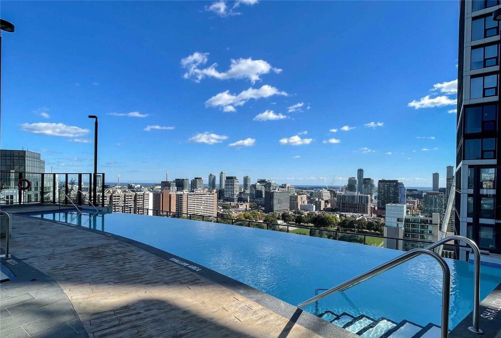 Pool — Dundas Square Gardens Condos, Downtown, Toronto