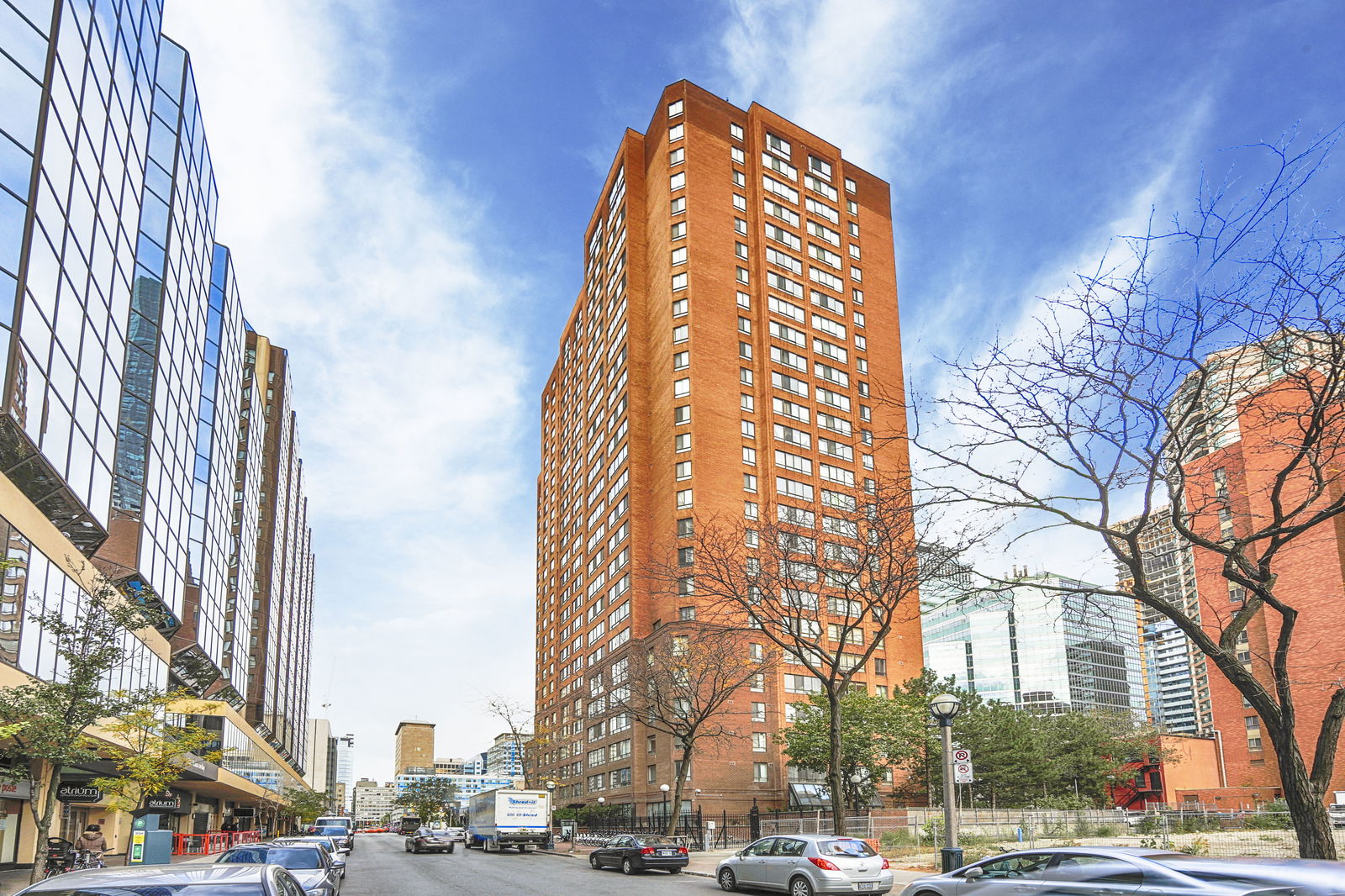 Exterior — Horizon on Bay, Downtown, Toronto