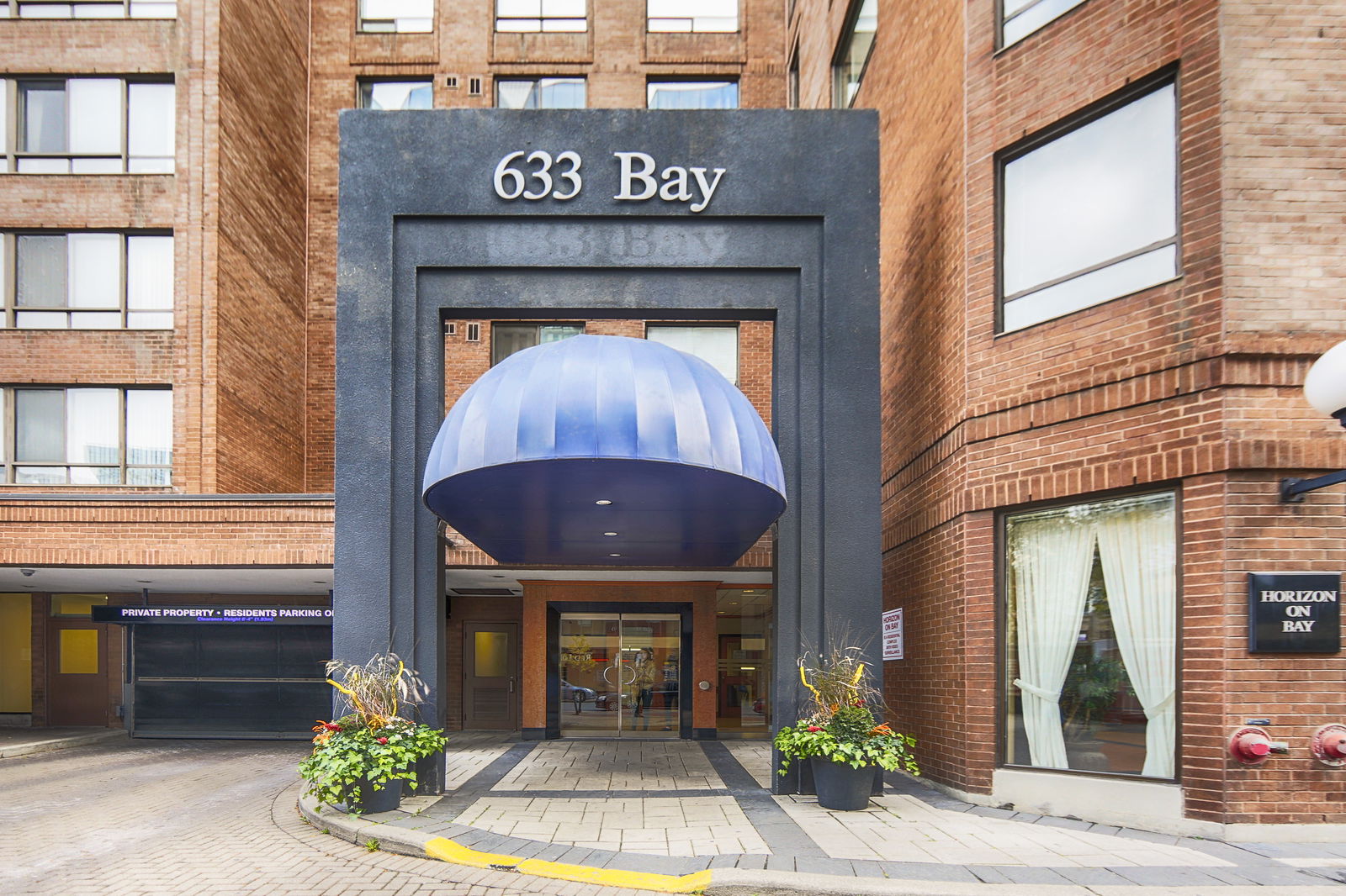 Entrance — Horizon on Bay, Downtown, Toronto