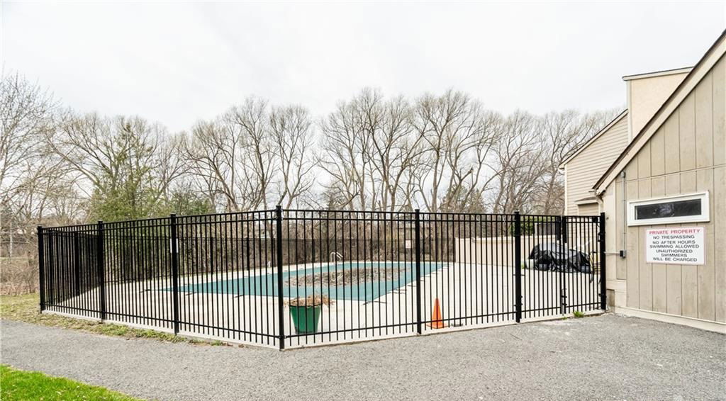 Pool — Peary Way Townhouses, Ottawa, Toronto