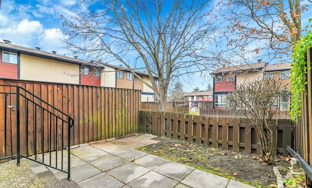 Patio — McClintock Way Townhouses, Ottawa, Toronto