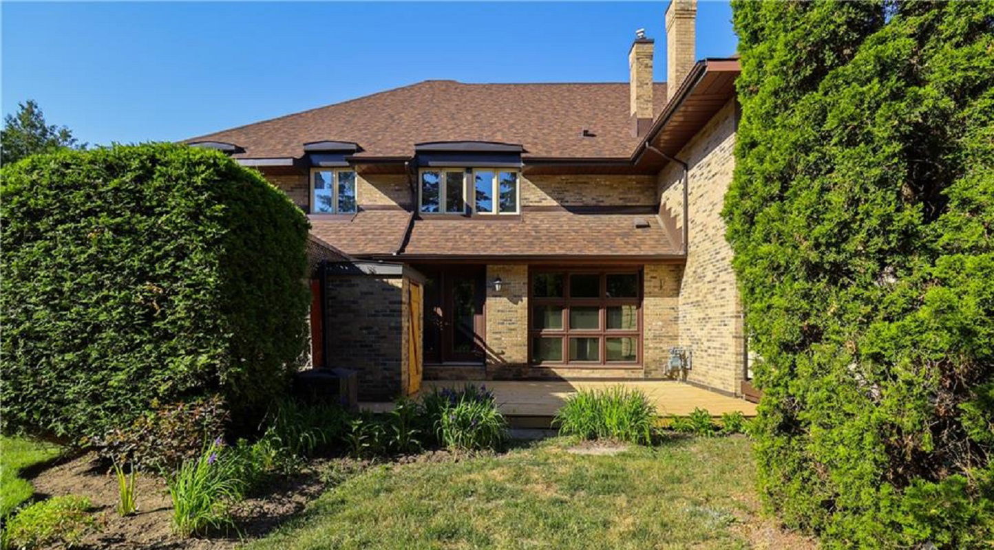 Clarkson Crescent Townhouses, Ottawa, Toronto