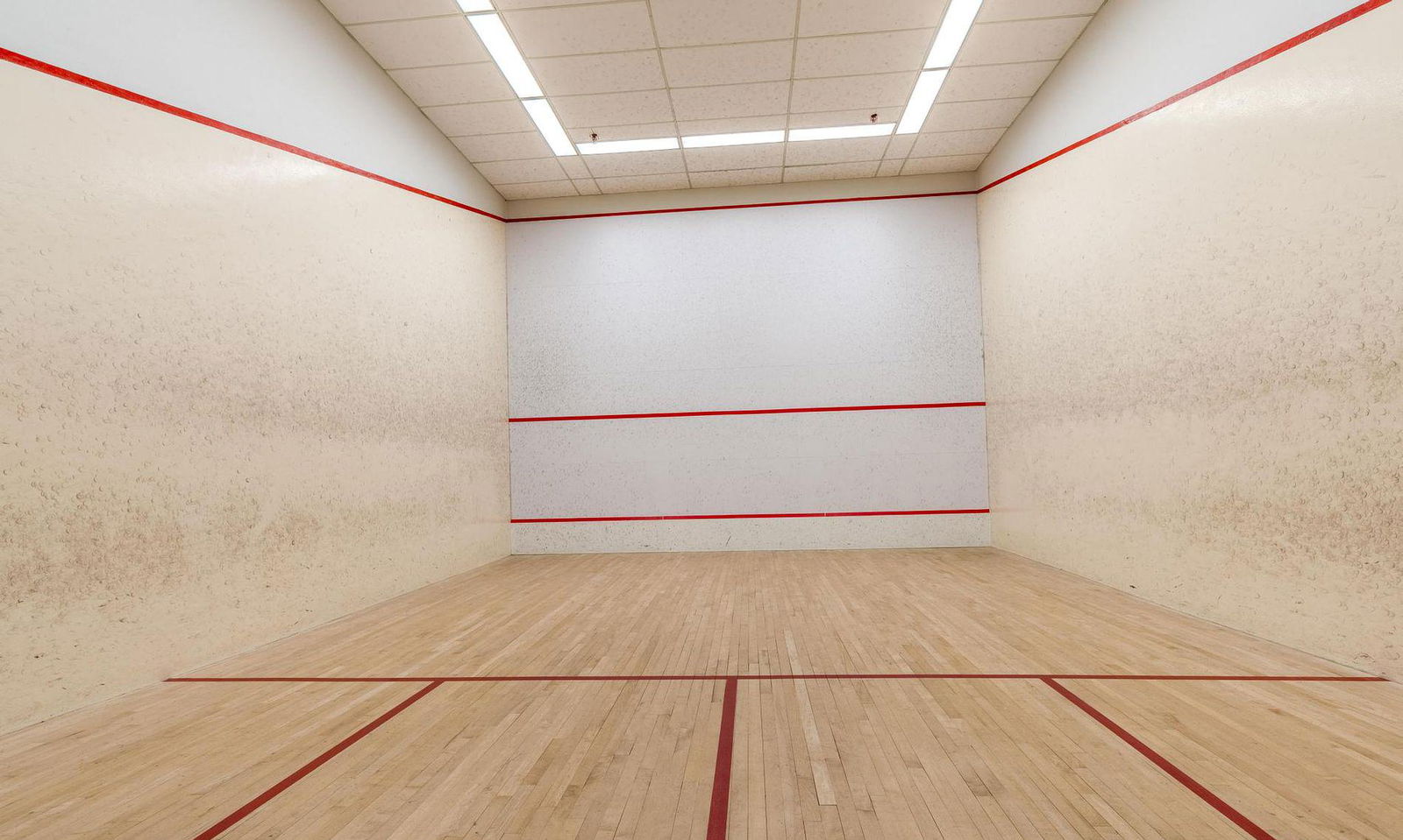 Squash Court — The Summit II Condos, Downtown, Toronto