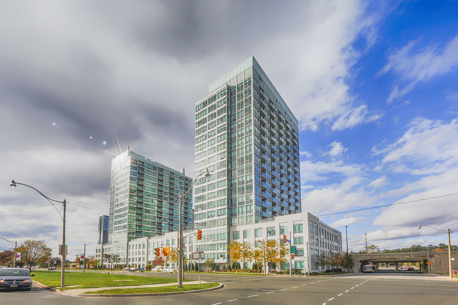 Exterior — Park Lake Residences, West End, Toronto