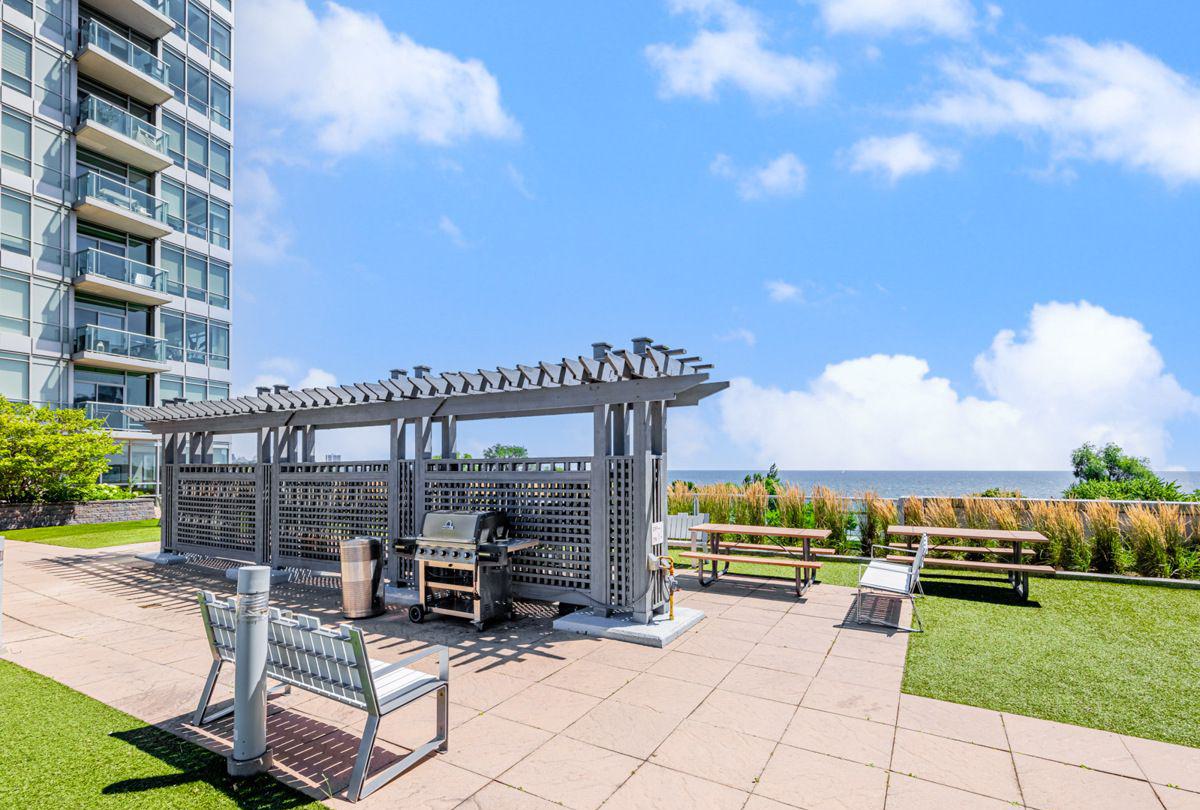 BBQ — Park Lake Residences, West End, Toronto