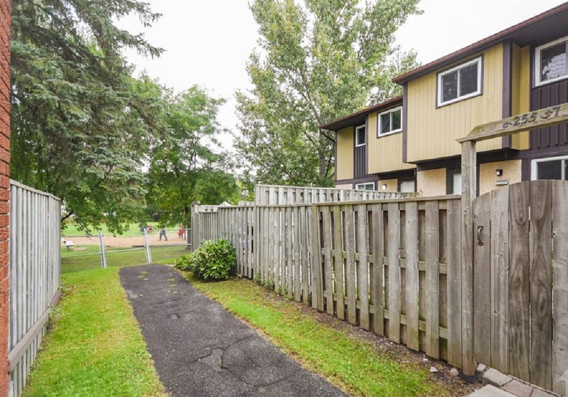 Orleans Ridge, Ottawa, Toronto