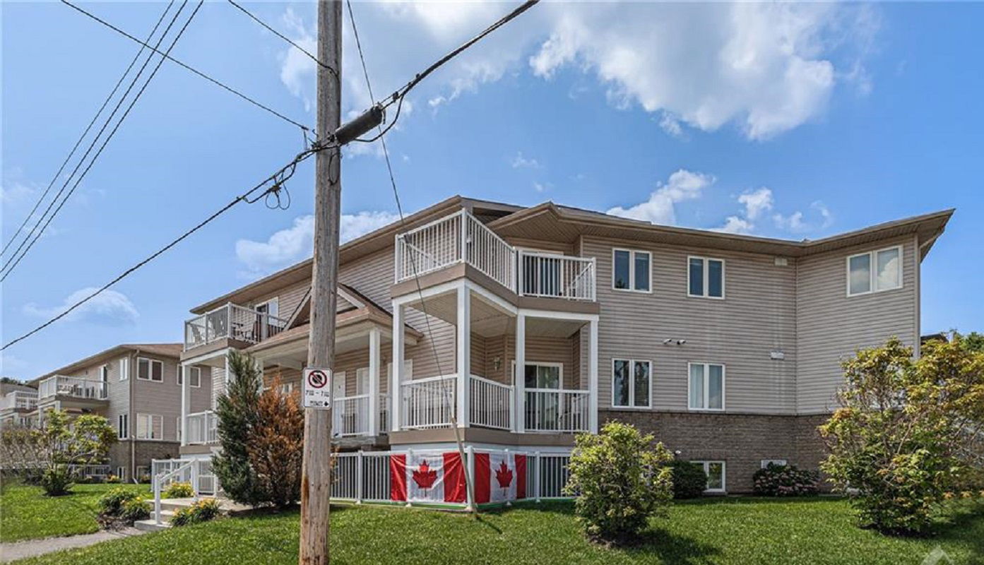 Exterior Side — 1230 Marenger Street, Ottawa, Toronto