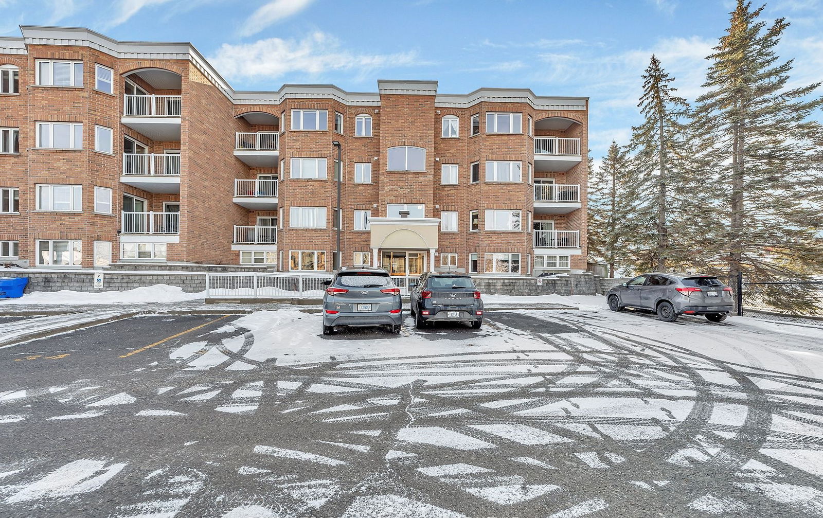 Exterior Side — Place Bordeaux, Ottawa, Toronto