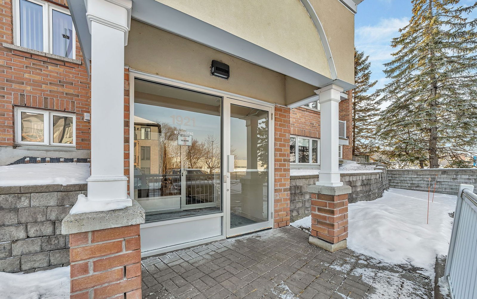 Entrance — Place Bordeaux, Ottawa, Toronto