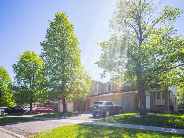 Convent Glen North, Ottawa, Toronto