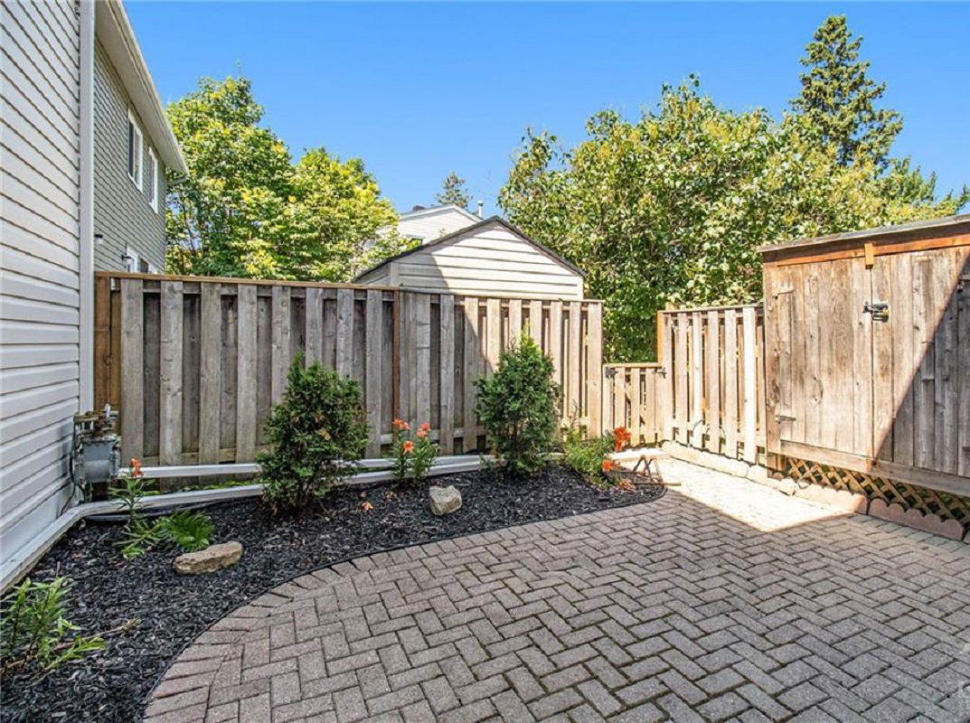 Patio — Thistledown Court, Ottawa, Toronto