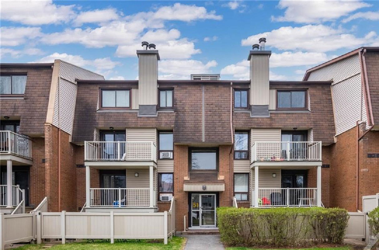 Sweetbriar Circle Townhouses, Ottawa, Toronto