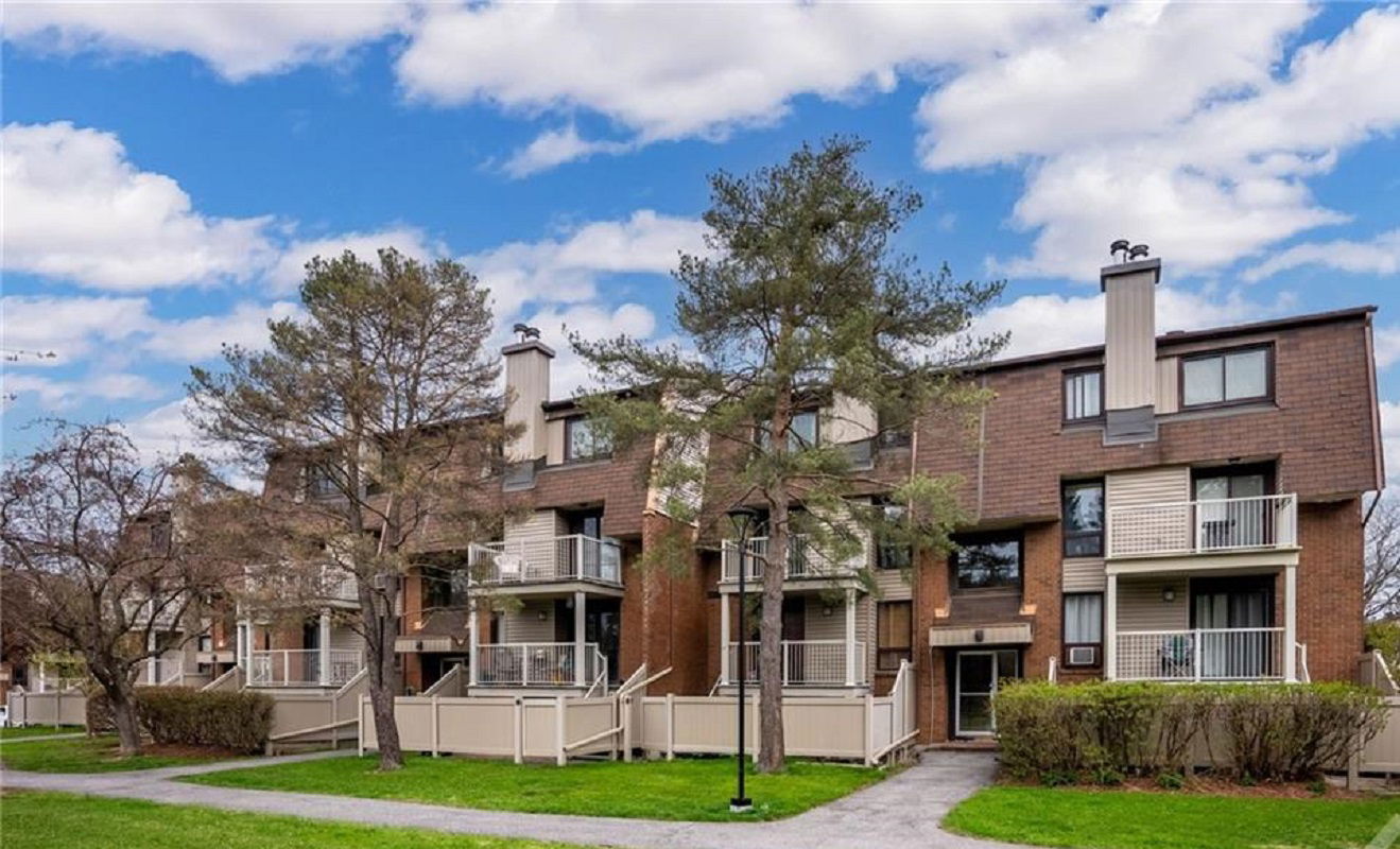 Sweetbriar Circle Townhouses, Ottawa, Toronto