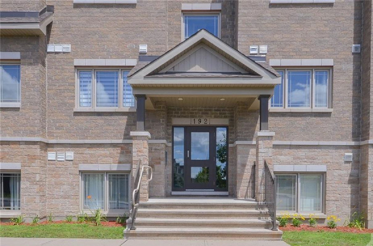 Entrance — 192-194 Springbeauty, Ottawa, Toronto