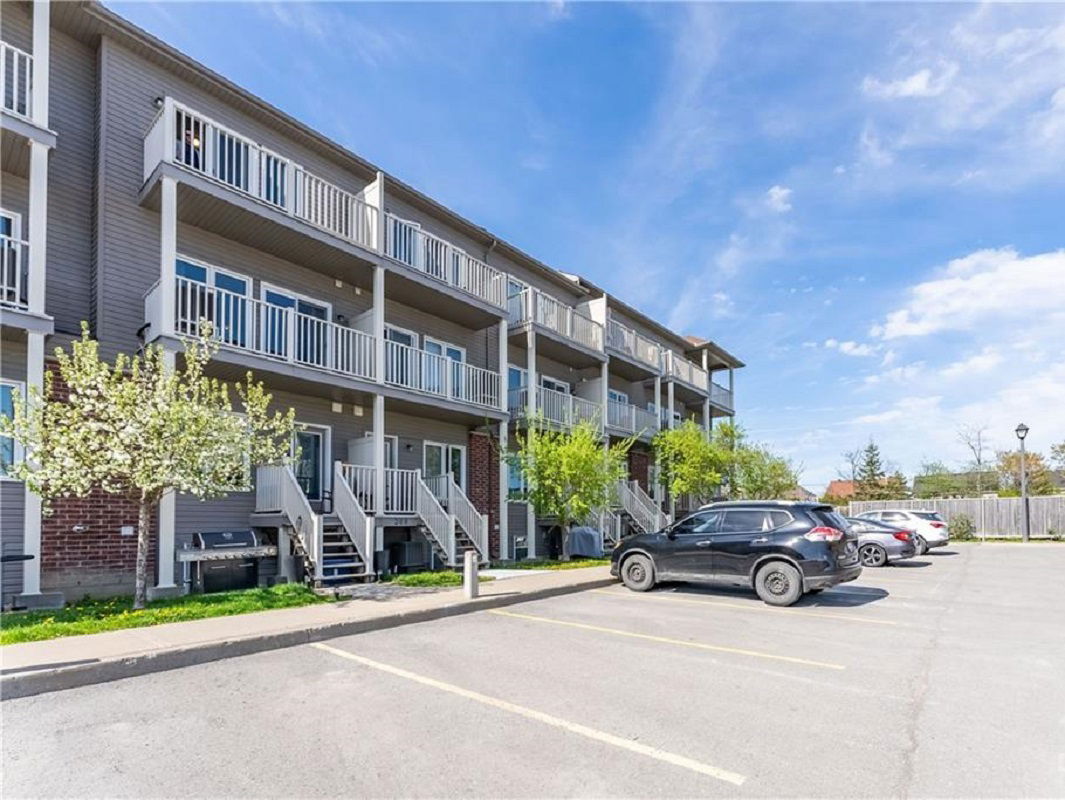 Exterior Side — Espin Heights Townhouses, Ottawa, Toronto