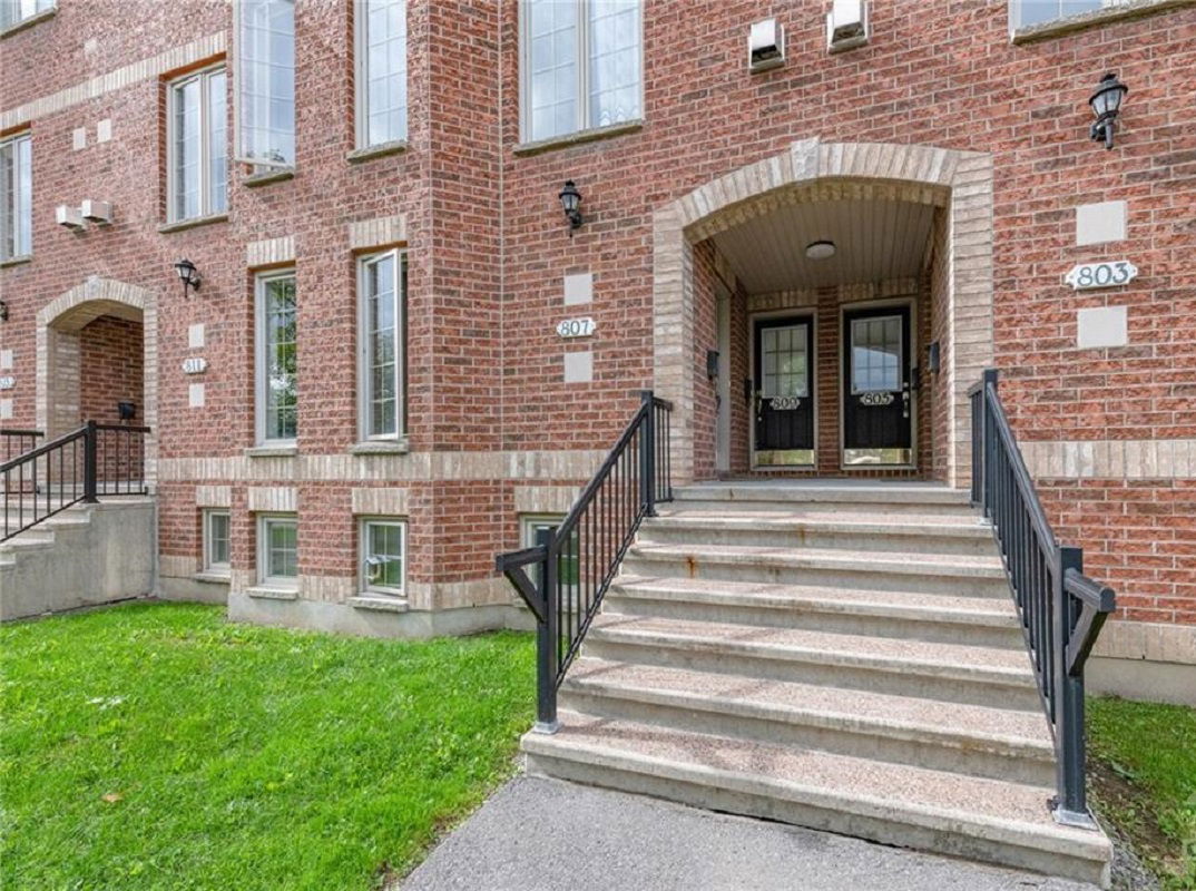 Entrance — Longfields Station, Ottawa, Toronto