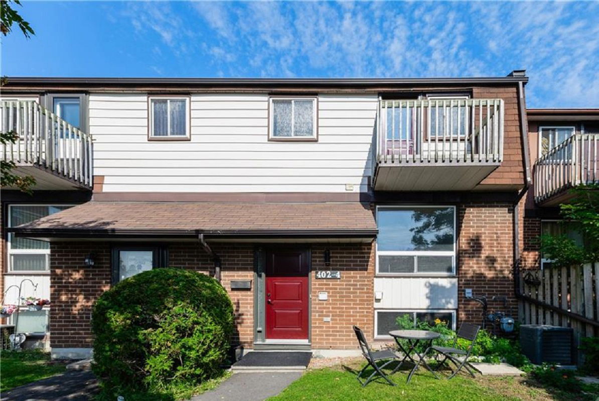 Les Jardins de Montfort, Ottawa, Toronto