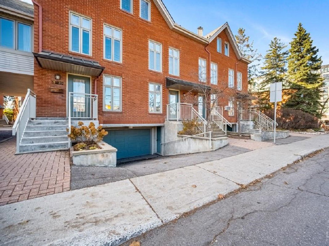 Beechwood Village, Ottawa, Toronto