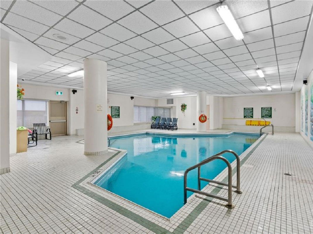 Pool — Place Lafontaine, Ottawa, Toronto