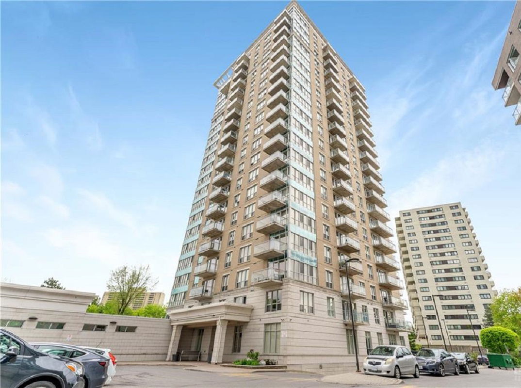 La Tiffani, Ottawa, Toronto