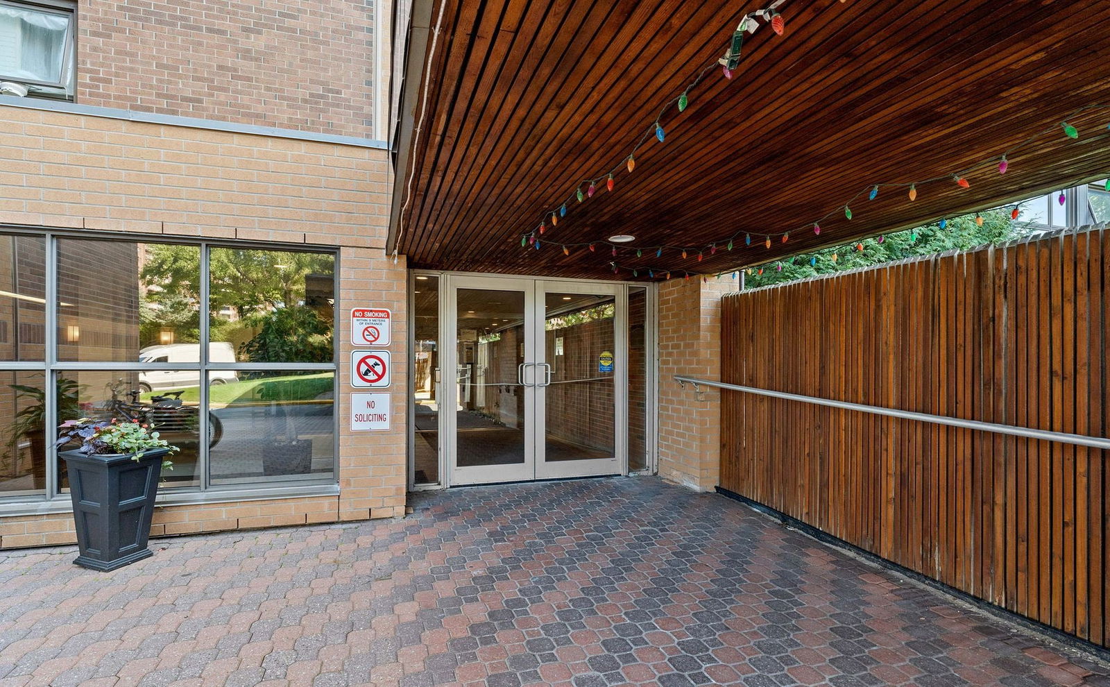 Entrance — The Horizon, Ottawa, Toronto