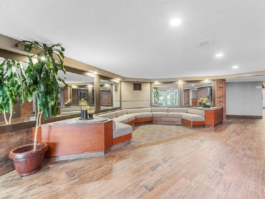 Lobby — Chesterton Towers, Ottawa, Toronto