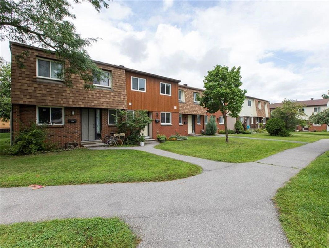 Woodvale Green Townhouses, Ottawa, Toronto