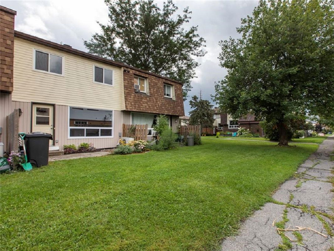 Woodvale Green Townhouses, Ottawa, Toronto