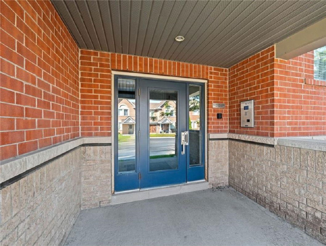 Entrance — Stonefield Flats, Ottawa, Toronto