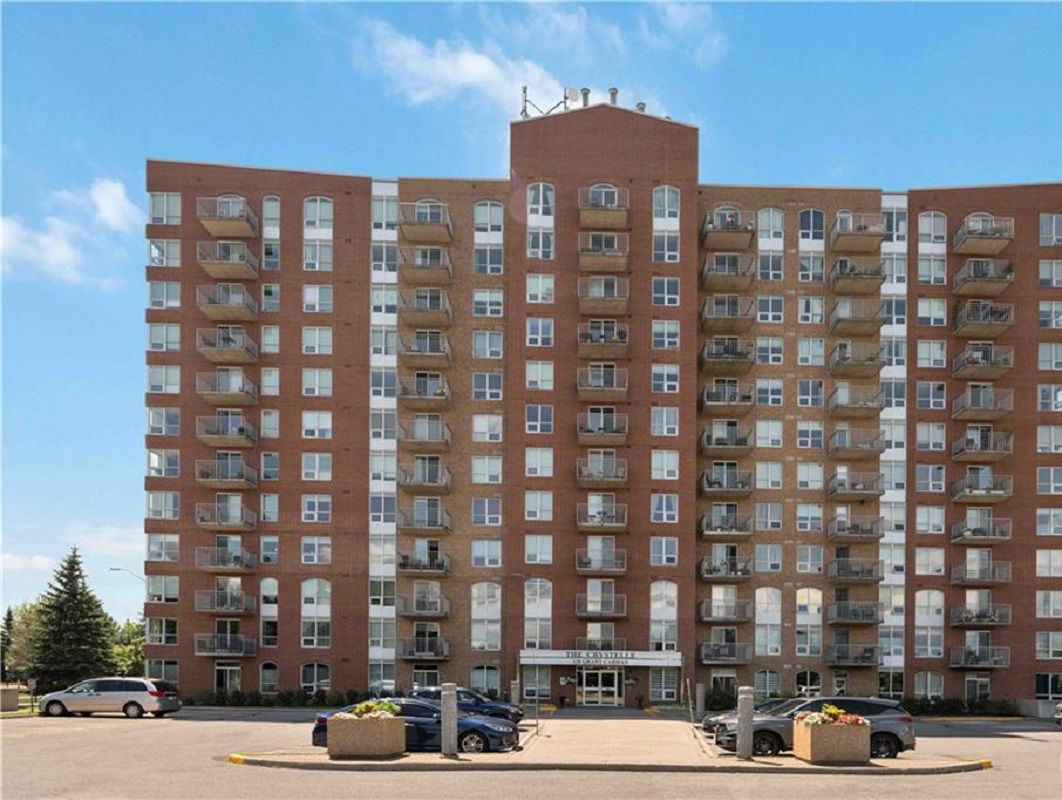 The Crystelle, Ottawa, Toronto