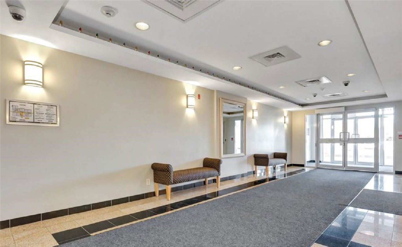 Lobby — The Crystelle, Ottawa, Toronto