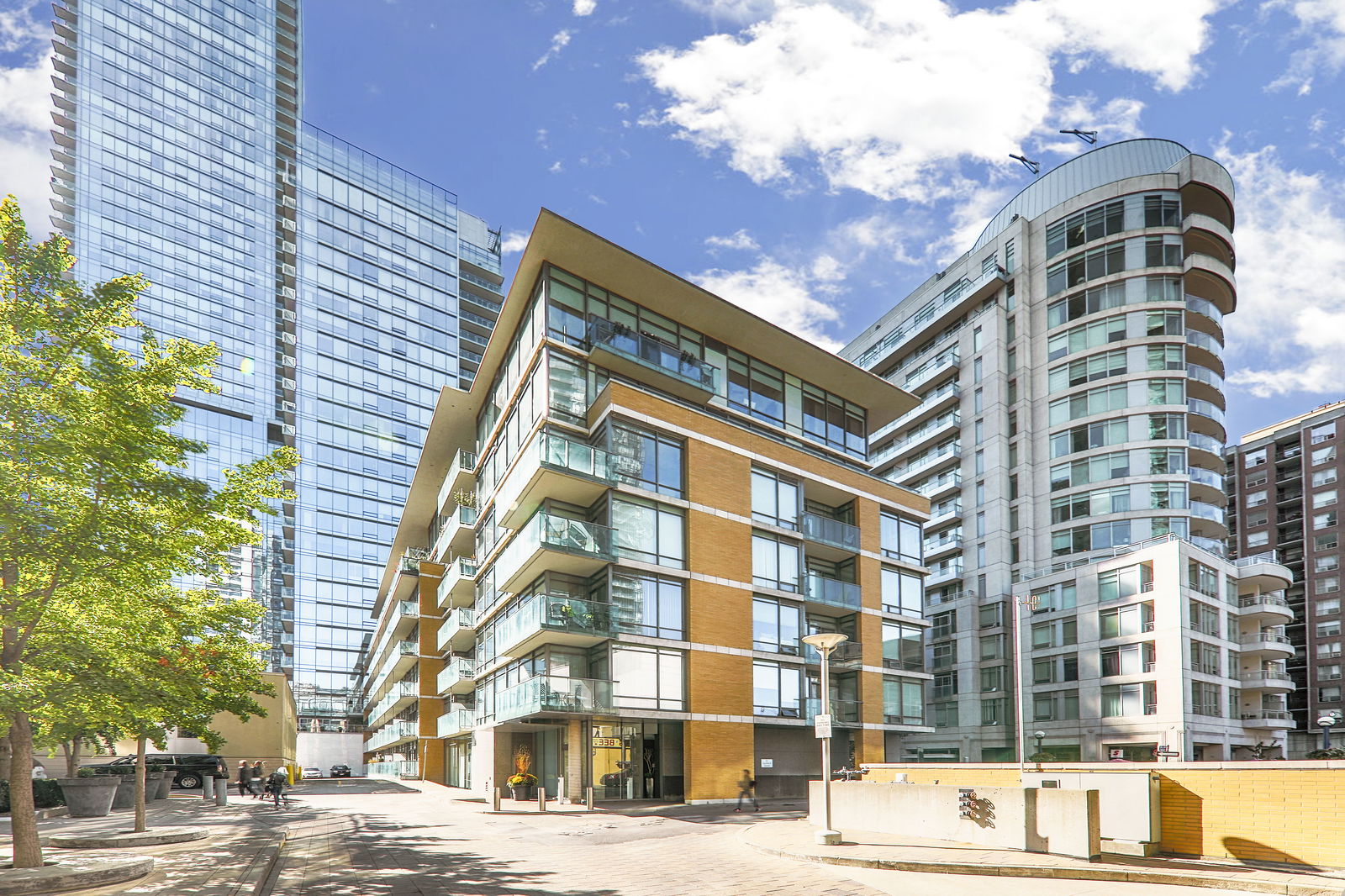 Exterior — The Villas at 18 Yorkville, Downtown, Toronto