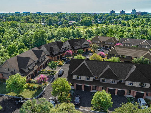 Kinver Private, Ottawa, Toronto