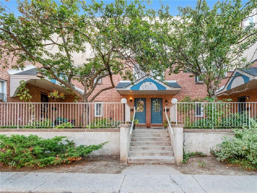 1204 Shillington, Ottawa, Toronto